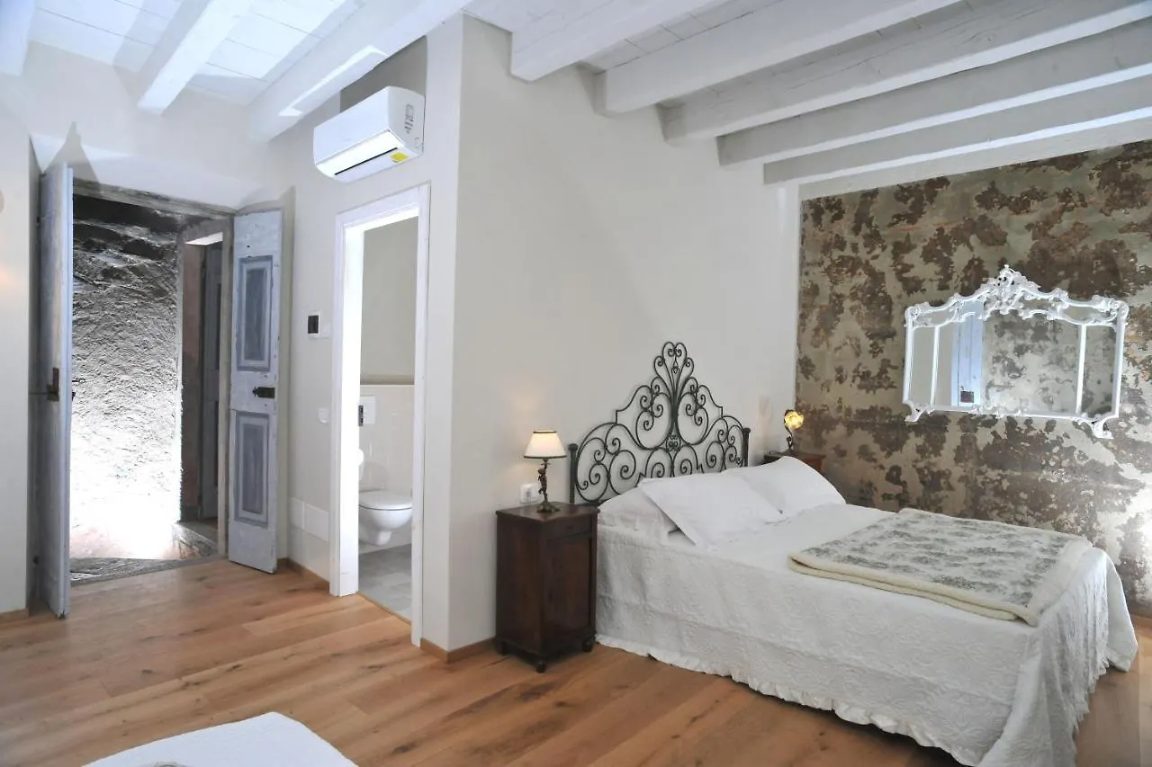 Casa Lumaca Bed & Breakfast Tremezzo Italy